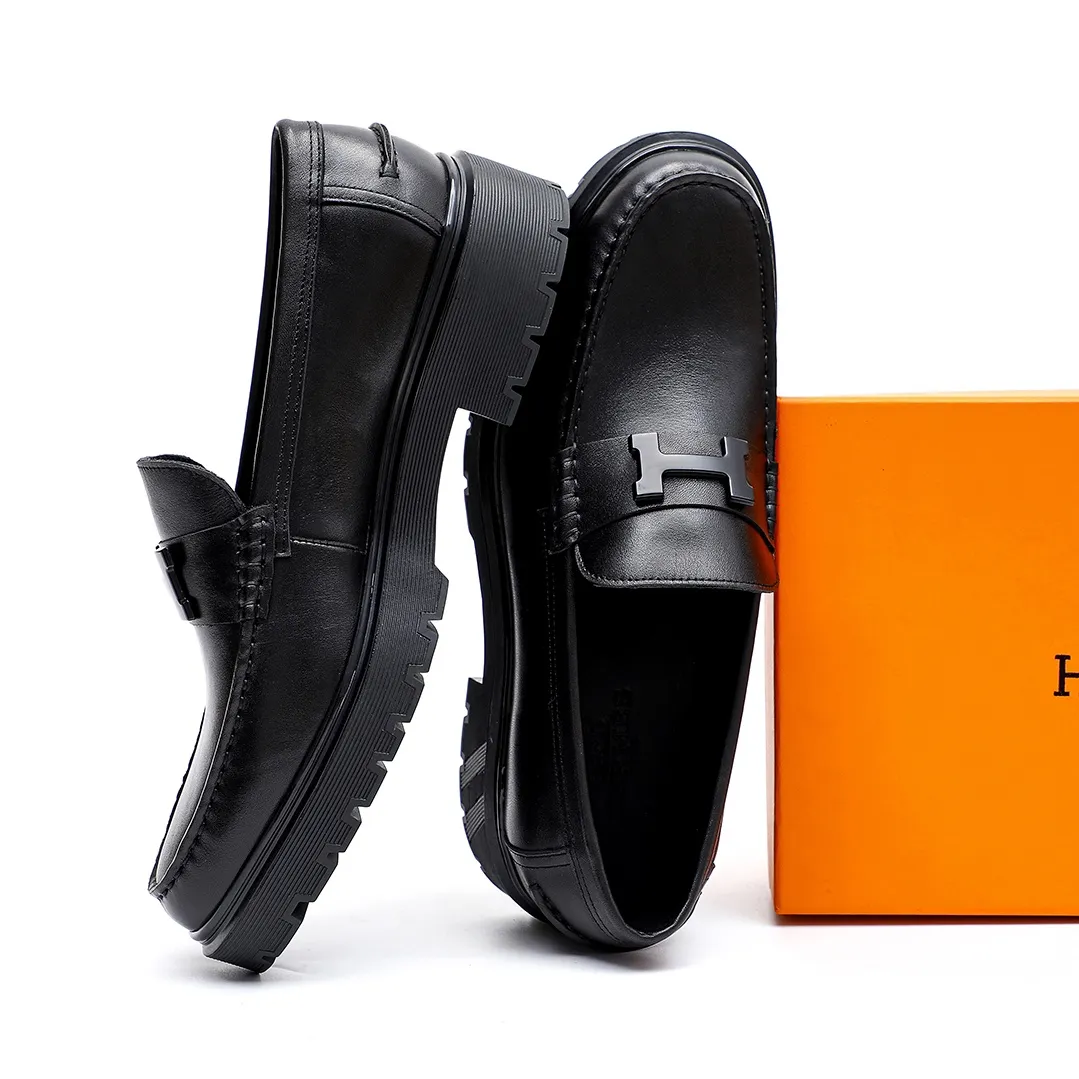 Men's shoes 💰700 💐[HERMES] popular men's shoes counter original items! The world's top brands...Luxury quality...//Fashion and high-end footwear 👍💪🏻...give you a low-key luxury comfort experience👍. The upper is made of pure Italian imported original calfskin. Sweat-absorbent cowhide leather lining. Comfortable and breathable. The original rubber foam light outsole is high-end and classy. Luxurious and noble!! .. OEM factory shipment [Hug] stall.. Original plate. Welcome to taste..39-45 (38.45.46🉑️Customized)